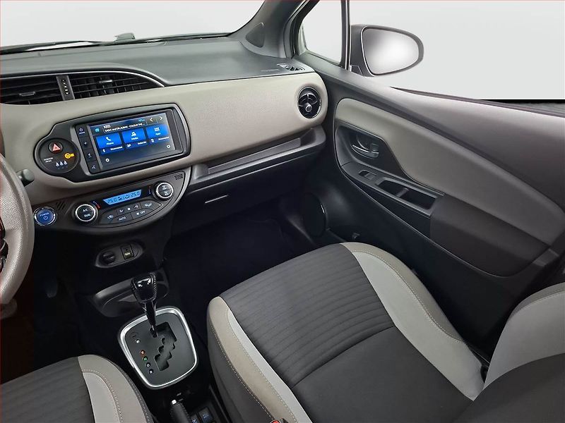 Toyota Yaris (2020) 1.5 Hybrid, Automat, ČR,1.maj - fotka 8 z 21