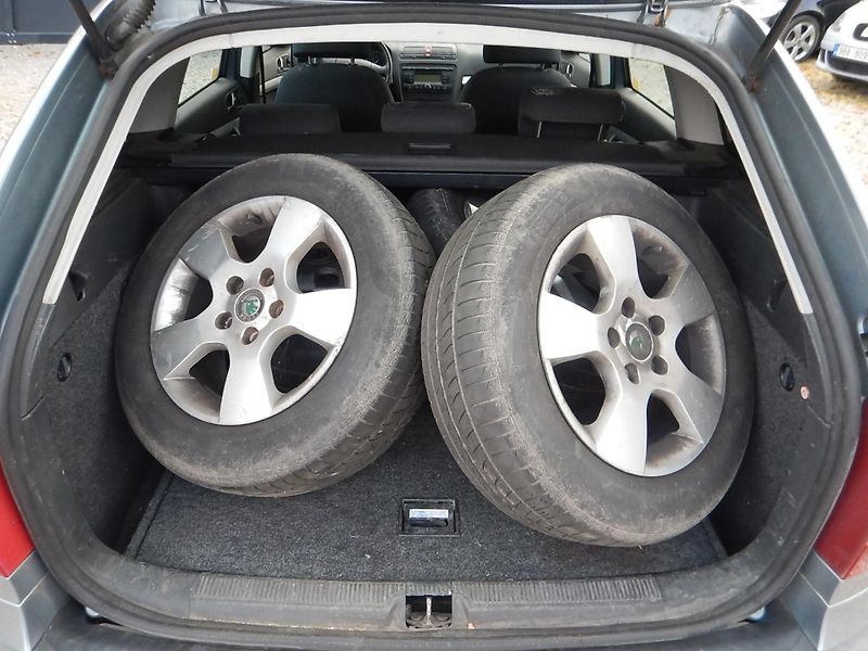 Škoda Octavia 1.9 TDI, 4x4, KLIMA - fotka 14 z 28