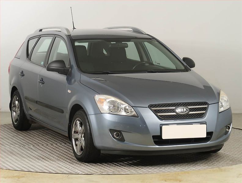 Kia Ceed (2009) 1.6 CRDi, po STK, Tažné - fotografie inzerátu