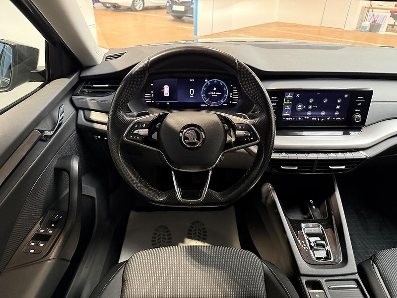 Škoda Octavia 2.0 TDI 85kW DSG Ambition Comb - fotka 6 z 13