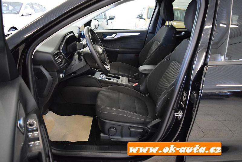 Ford Kuga 2.5 HYBRID TITANIUM 2023  - fotka 12 z 60