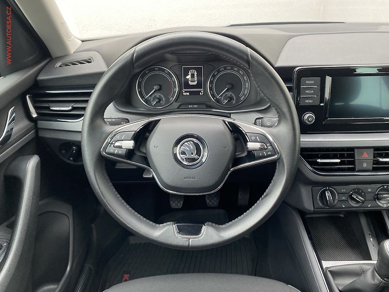 Škoda Kamiq (2022) 1.0 TSi, ČR, Ambition - fotka 11 z 16
