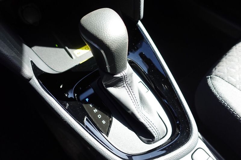 Toyota Yaris Cross 1,5 HEV Style - fotka 20 z 33