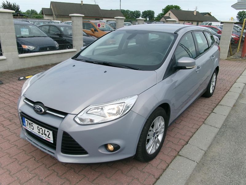 Ford Focus (2014) 1,0 ECOBOOST AC BT TEMP - fotka 1 z 24
