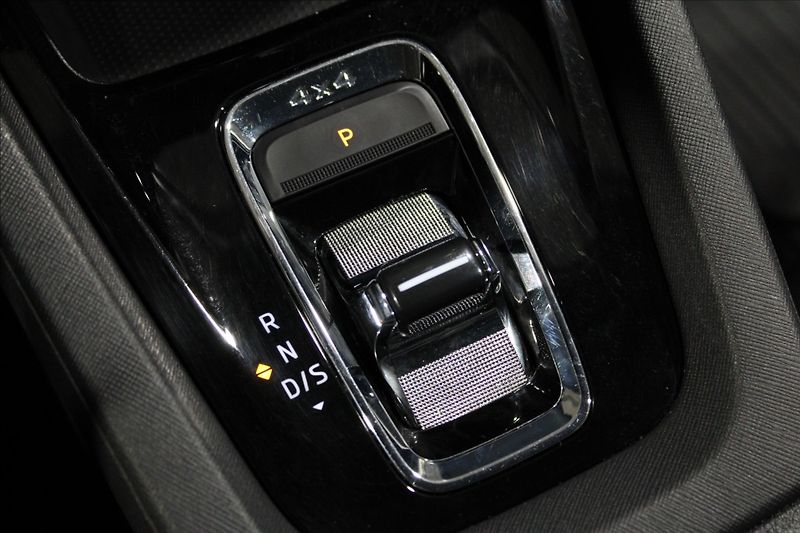 Škoda Octavia 2,0 TDI Scout 4x4 DSG 1.majite - fotka 33 z 40