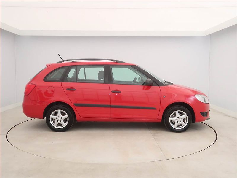 Škoda Fabia (2012) 1.4 16V, Serv.kniha - fotka 6 z 15