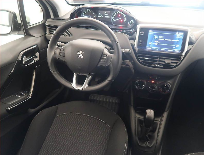 Peugeot 208 (2019) Active 1.2 PureTech - fotka 7 z 13