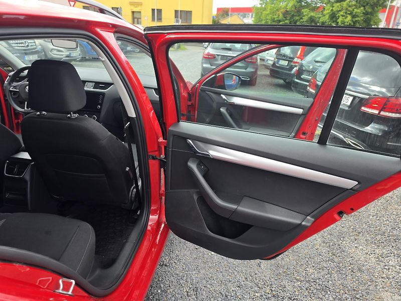 Škoda Octavia III.1.6 TDI tz - fotka 13 z 22