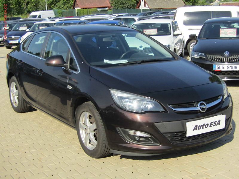 Opel Astra (2014) 1.6i, ČR, servis.kniha - fotografie inzerátu
