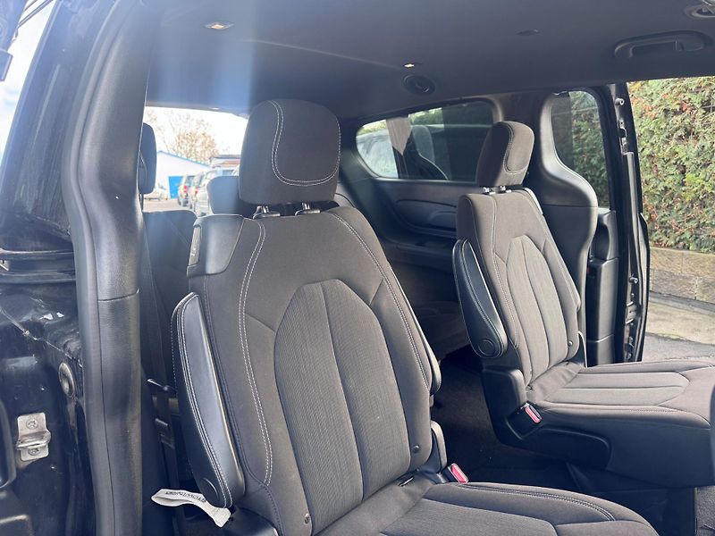Chrysler Pacifica (2021) 3,6 4x4 AWD DVD RADAR 2021 - fotka 10 z 20