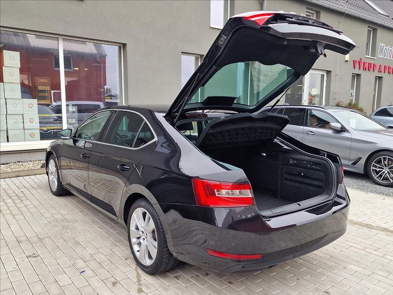 Škoda Superb 2.0TDI 147kW 4x4 DSG Style,ČR - fotka 39 z 50