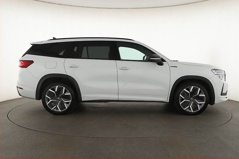 Škoda Kodiaq (2025) 2.0 TDI, SPORTLINE, 4X4 - fotka 6 z 27