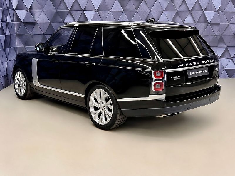 Land Rover Range Rover 4.4 SDV8 VOGUE, PANORAMA, VZDU - fotka 5 z 32