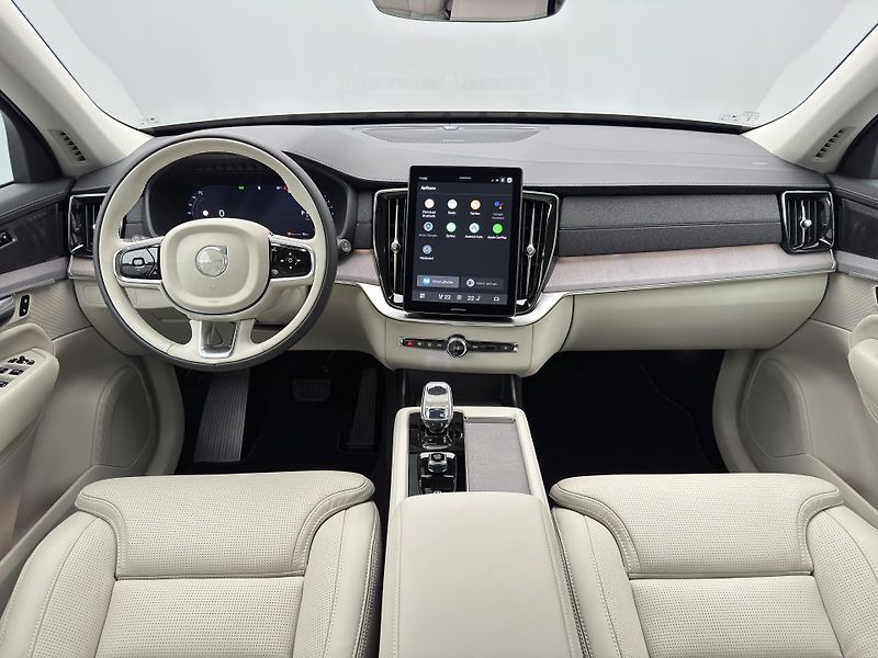 Volvo XC90 (2026) B5 AWD AUT BRIGHT PLUS 7míst - fotka 2 z 32