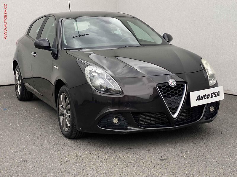 Alfa Romeo Giulietta (2013) 1.6 D, AC, park.asist - fotka 1 z 14