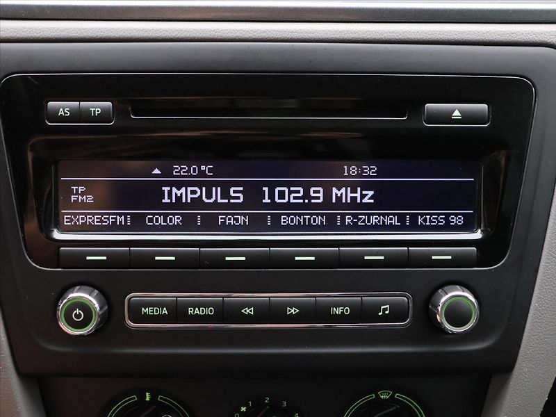 Škoda Rapid 1,2 TSI 63kW Ambition Fresh - fotka 18 z 27