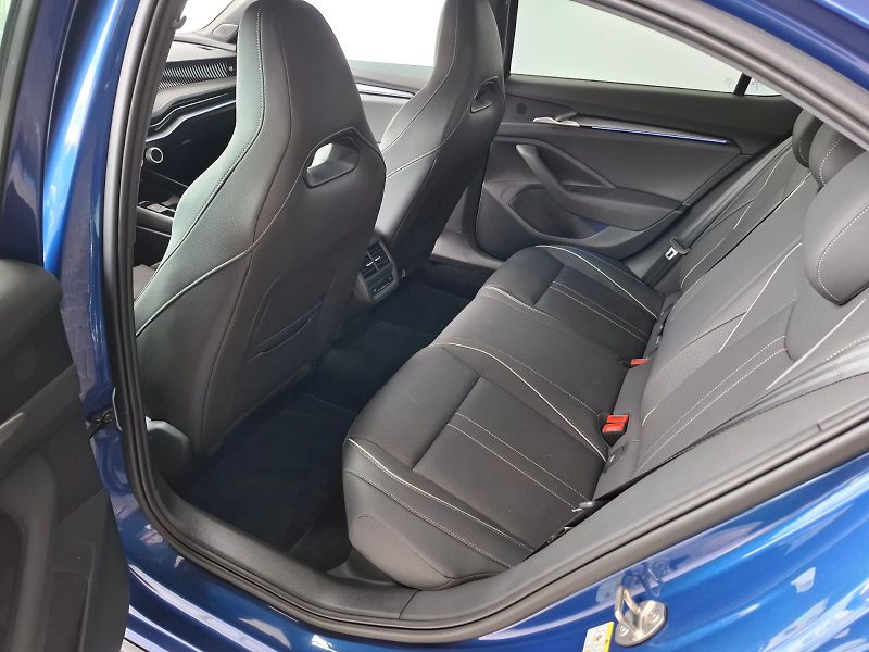 Škoda Superb (2025) SPORTLINE TS 195/2.0 A7A - fotka 11 z 31