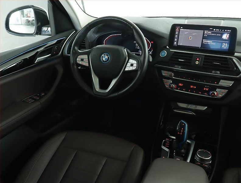 BMW iX3 (2021) 80 kWh, SoH 97% - fotka 7 z 20
