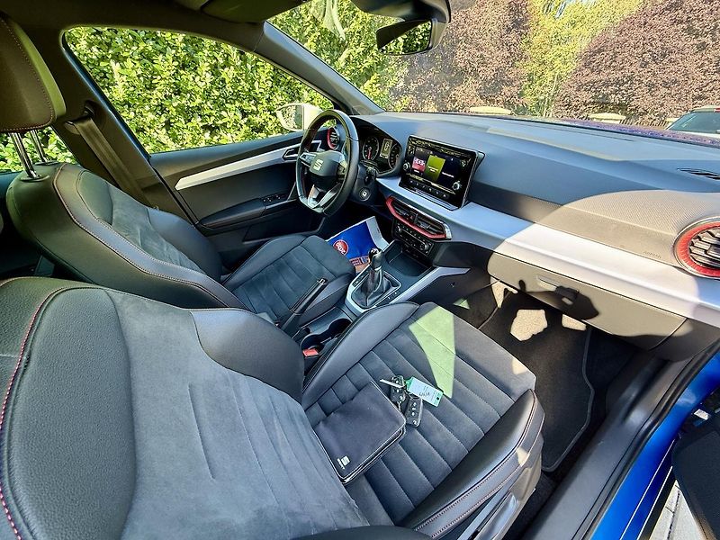 Seat Arona (2023) 1.0TSi 81kW FR aut.parkovaní - fotka 4 z 18