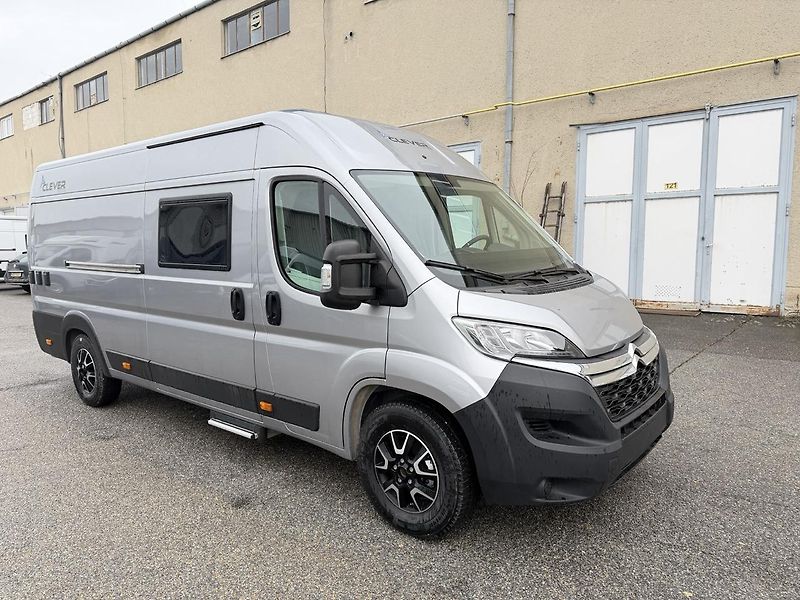 Clever Vans (2026) Runner 636 2026 - fotka 2 z 14