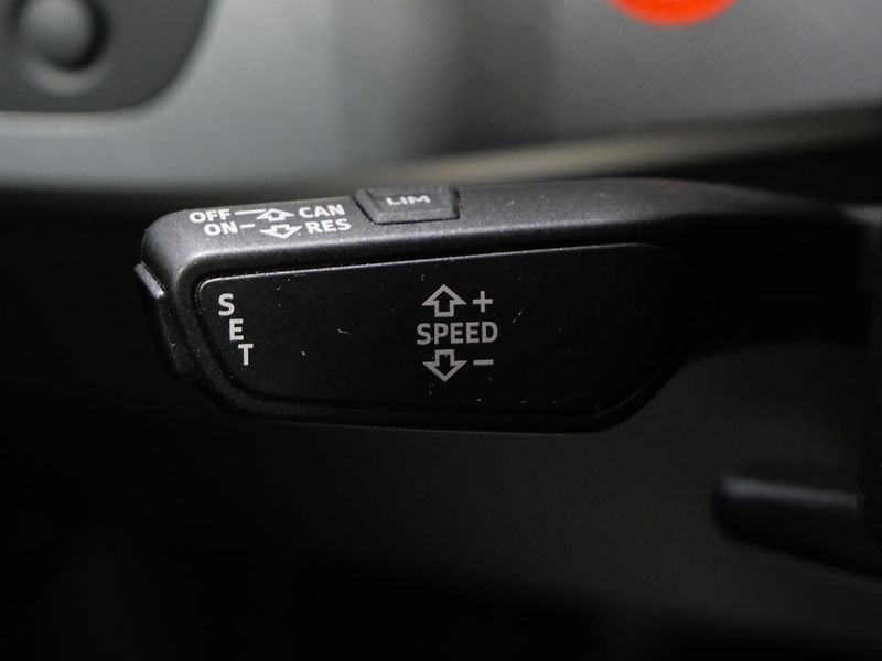 Audi A4 - fotka 17 z 27