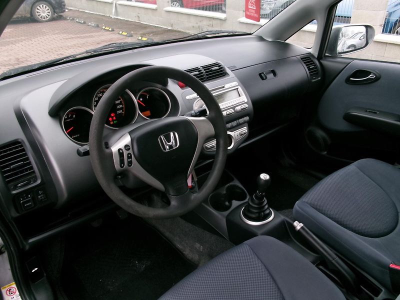 Honda Jazz (2005) 1,3i - ZADÁNO - fotka 20 z 27