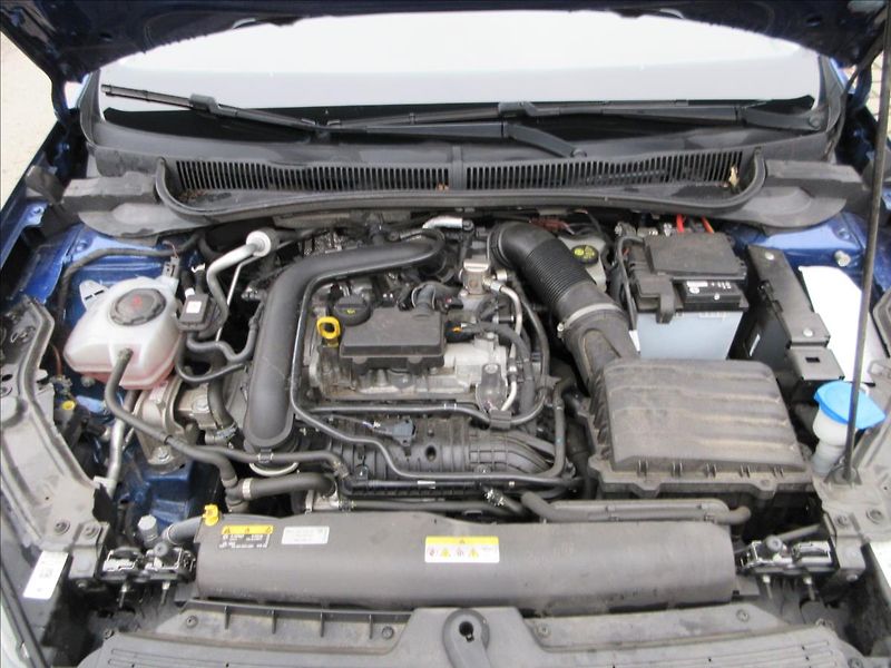 Volkswagen Taigo 1,0 TSi, LED, Navi, Vyhř. sed. - fotka 26 z 28