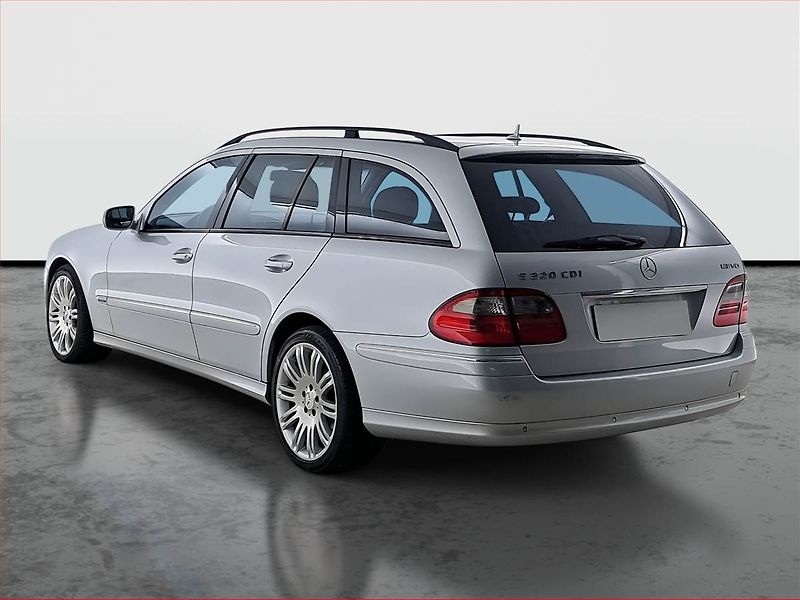 Mercedes-Benz Třídy E (2006) Avantgarde E 320 CDI , Automat - fotka 4 z 19