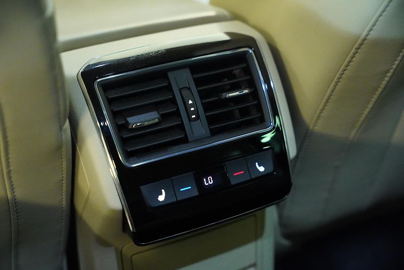 Škoda Superb - fotka 28 z 30
