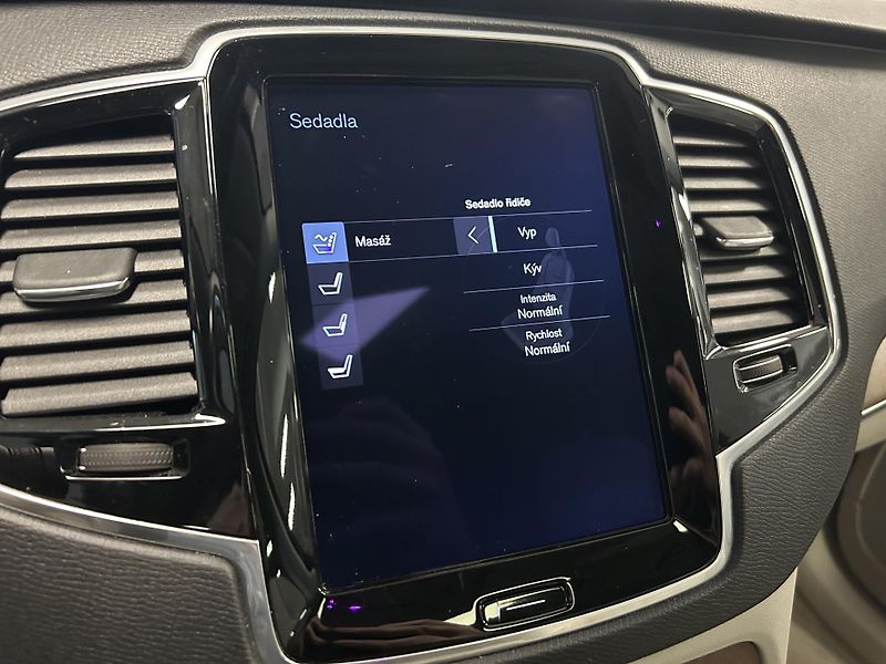 Volvo XC90 (2017) D5 AWD Drive-E Inscrip Panoram - fotka 18 z 30