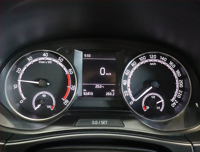 Škoda Fabia (2019) 1.0 TSI, Tempomat - fotka 11 z 22