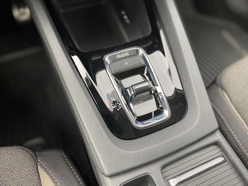 Škoda Octavia Scout 2,0 TDI 110 kW 4x4 DSG - fotka 22 z 28