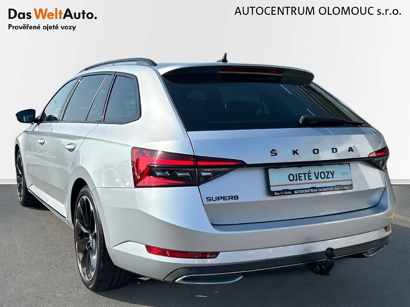 Škoda Superb (2021) kombi 2.0 TDI 7DSG Sportline - fotka 24 z 35