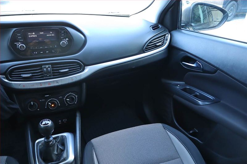Fiat Tipo (2016) 1.4 16V, Serv.kniha - fotka 8 z 19