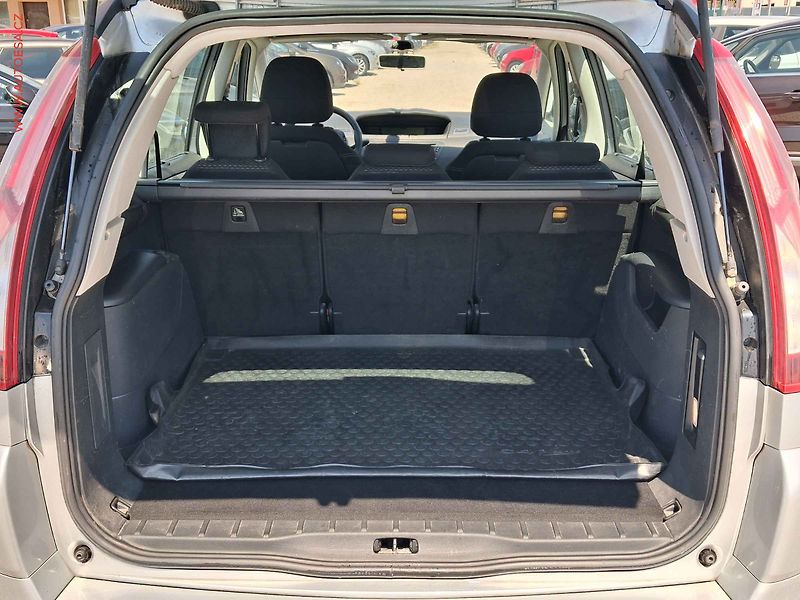 Citroën Grand C4 Picasso (2012) 1.6VTi, AC - fotka 7 z 18