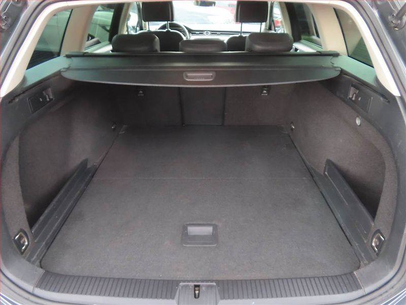 Volkswagen Passat (2015) 2.0 TDI, Automat, Kůže, Navi - fotka 14 z 21