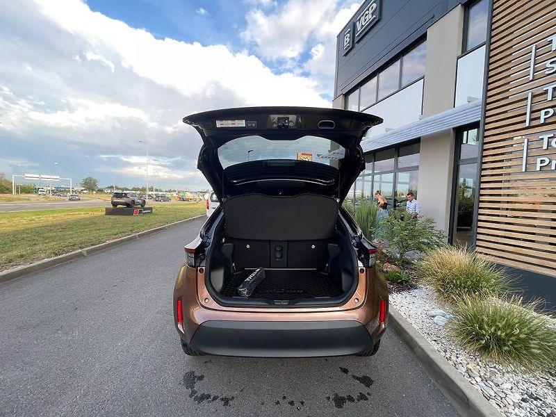 Toyota Yaris Cross 1.5 HSD 4x4 Executive Tech VIP - fotka 9 z 31