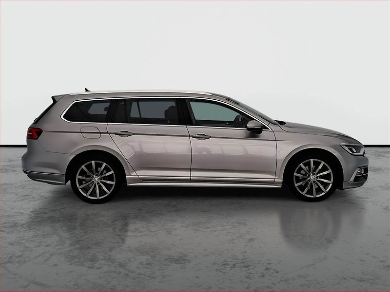 Volkswagen Passat (2019) R-Line 1.5 TSI - fotka 6 z 20