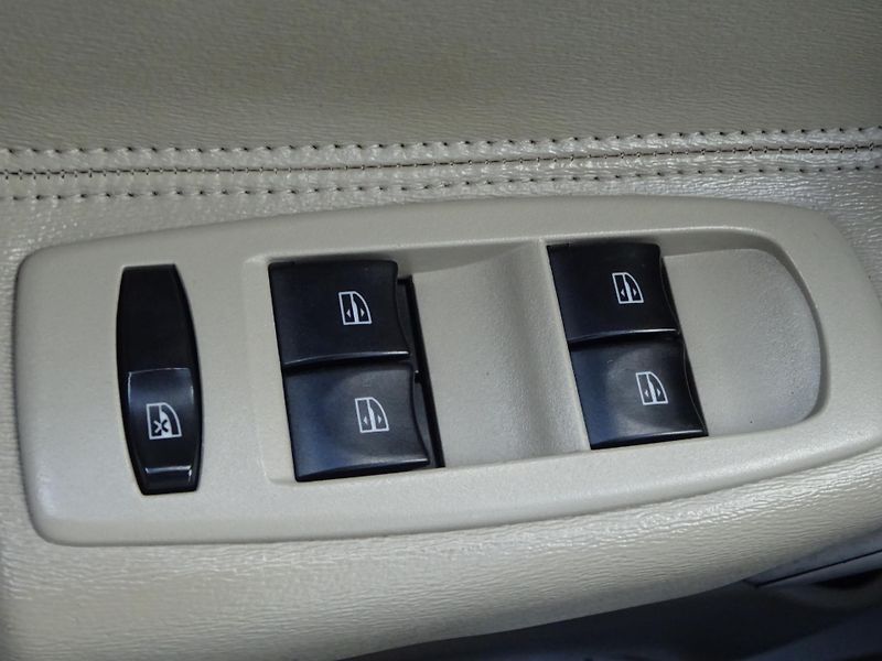 Renault Koleos 2.0dCi 110kW AUTOMAT 4x4 ČR - fotka 24 z 32