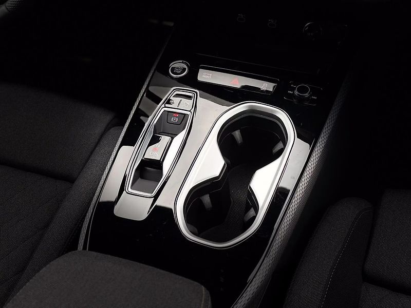 Audi A6 TDI S-Line Tech+ 360 Matrix - fotka 17 z 18