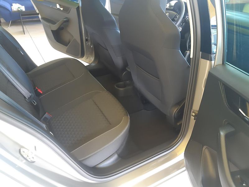 Škoda Rapid 1.0 i 81KW DIGIKLIMA NAVI DSG  - fotka 24 z 26