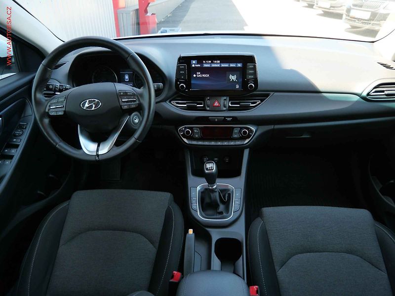 Hyundai i30 (2021) 1.5TGDi - fotka 8 z 22