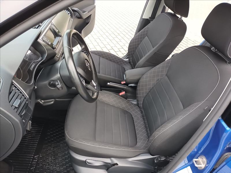 Škoda Fabia 1,2 TSI,66KW,TEMPOMAT,DIGIKLIM - fotka 14 z 35