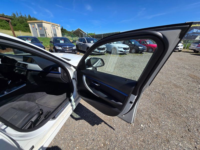 BMW Řada 3 (2017) 320d MPacket xDrive 140kW - fotka 20 z 22