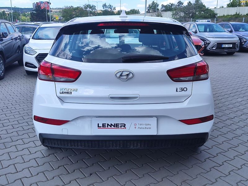 Hyundai i30 1.5i/81kW Start - fotka 6 z 25