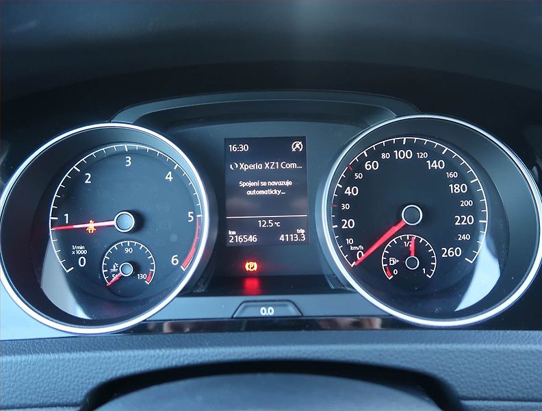 Volkswagen Golf (2017) Highline 2.0 TDI, Serv.kniha - fotka 11 z 17