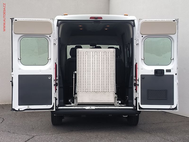 Fiat Ducato (2019) 2.3MJT L2H2 9míst, AC, 103kW - fotka 7 z 21
