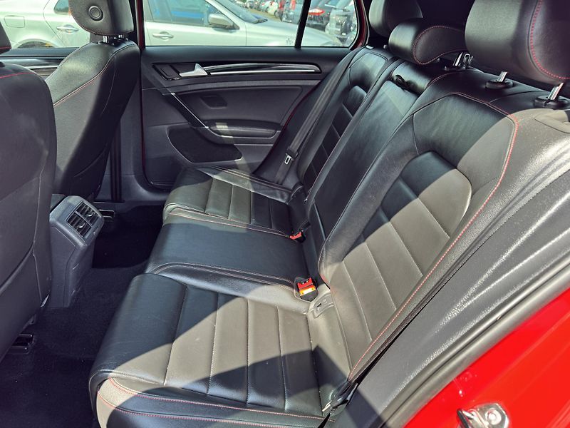 Volkswagen Golf 2.0 GTI 169KW - fotka 10 z 16