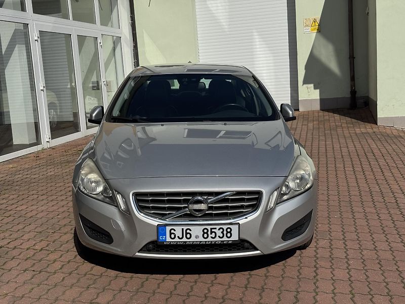 Volvo S60 D3 - fotka 3 z 24