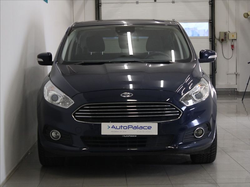 Ford S-MAX 1,5 EB 121kW 1.maj.ČR 7-míst - fotka 2 z 24